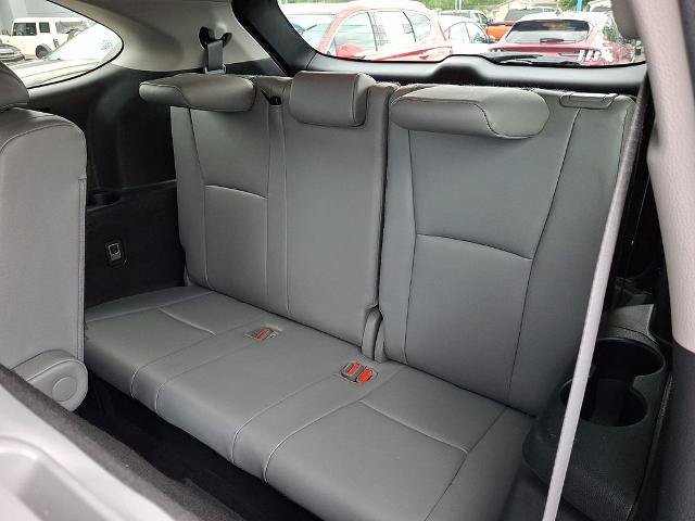 Used 2022 Toyota Highlander XLE AWD/4WD image 11