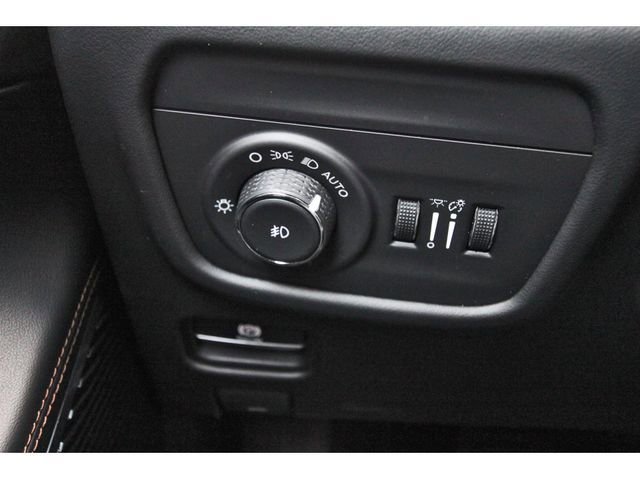 Used 2021 Jeep Grand Cherokee L Summit image 21