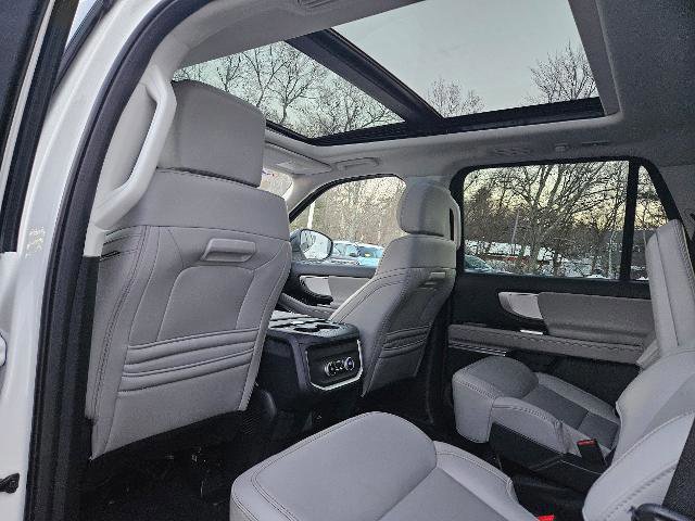 Certified 2025 Ford Expedition Active image 12