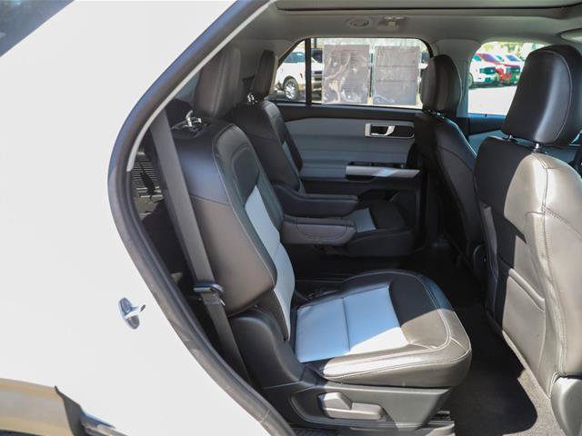 Certified 2024 Ford Explorer XLT w/ XLT Sport Appearance Package AWD/4WD image 35