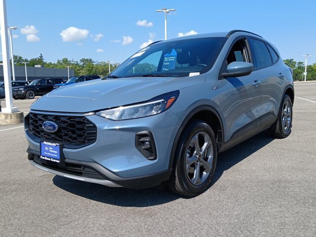 Certified 2025 Ford Escape ST-Line Select AWD/4WD image 6