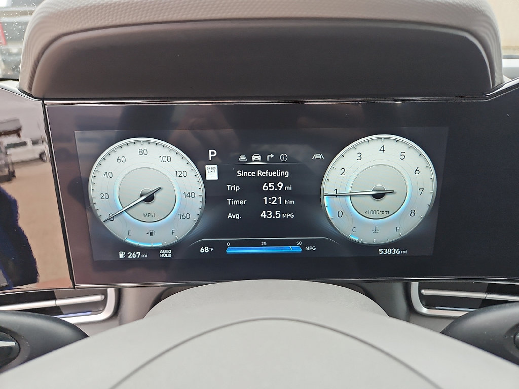 Used 2025 Hyundai Elantra SEL FWD image 21