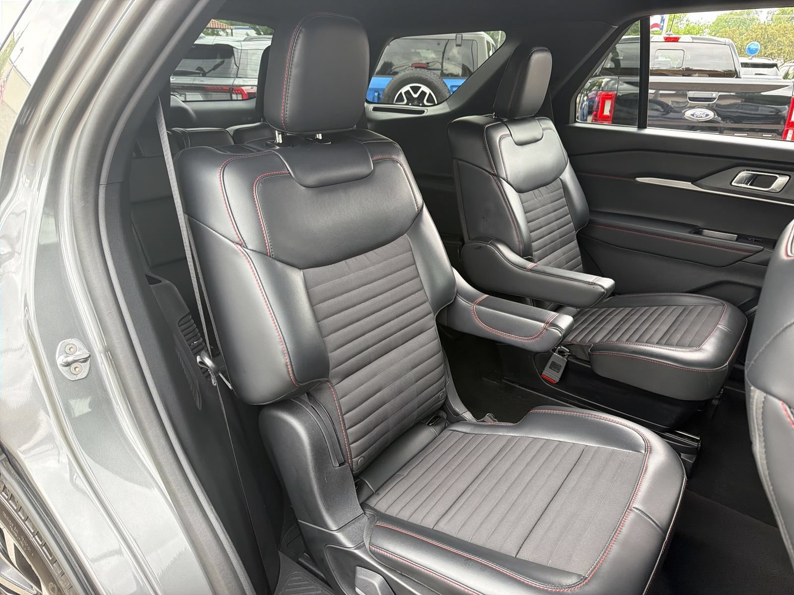 Certified 2025 Ford Explorer ST-Line AWD/4WD image 25
