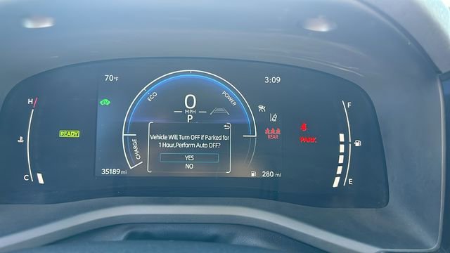 Used 2025 Toyota Camry LE image 18