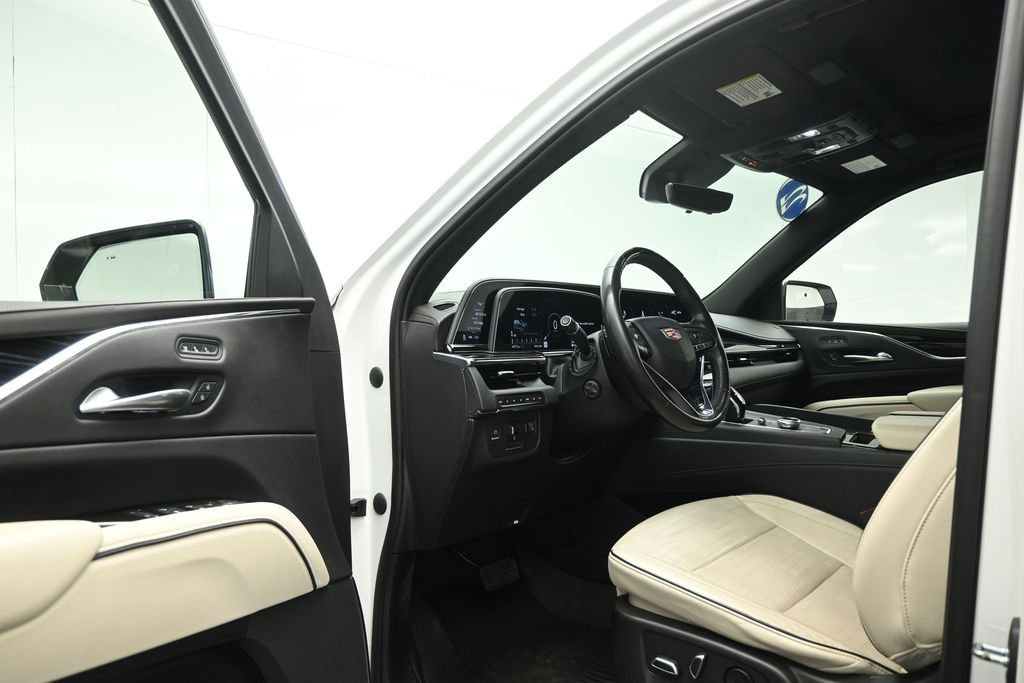 Used 2022 Cadillac Escalade Sport w/ Touring Package AWD/4WD image 9