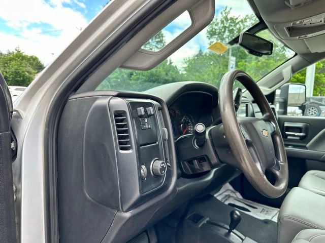 Used 2019 Chevrolet Silverado 2500 W/T w/ Snow Plow Prep Package AWD/4WD image 31