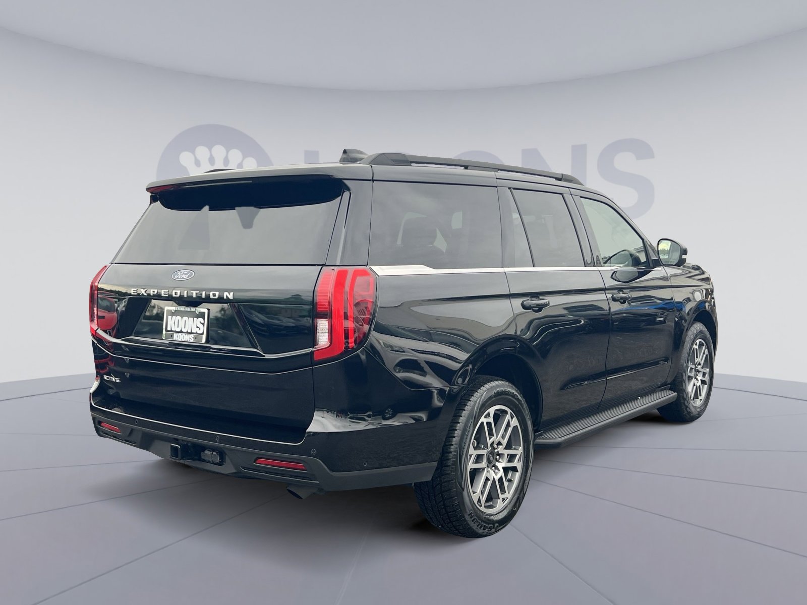 Certified 2025 Ford Expedition Active AWD/4WD image 11