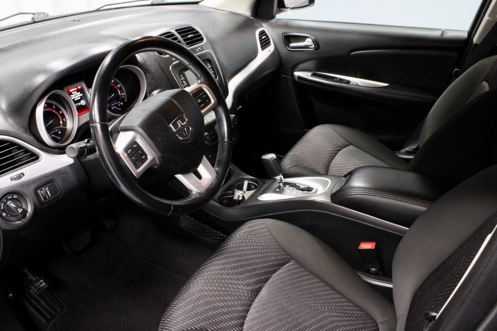 Used 2019 Dodge Journey SE w/ Connectivity Group FWD image 21