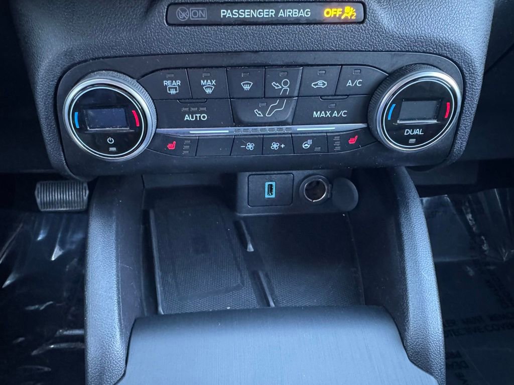 Certified 2020 Ford Escape Titanium AWD/4WD image 21