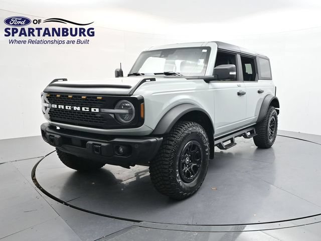Certified 2023 Ford Bronco Wildtrak AWD/4WD image 3