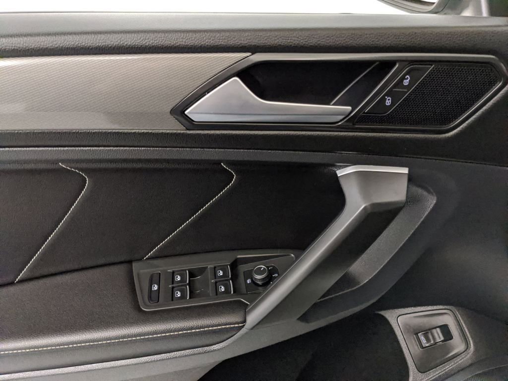 Used 2022 Volkswagen Tiguan SE image 21