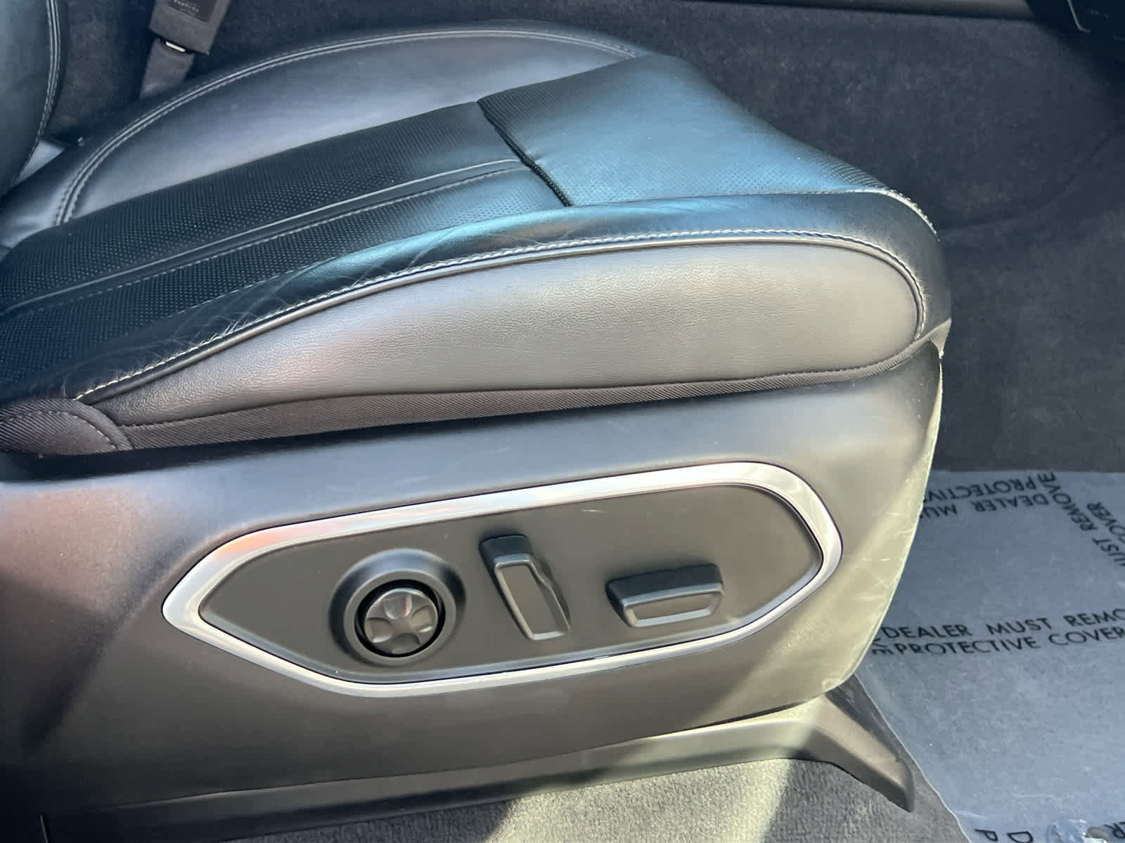 Used 2023 Jeep Wagoneer 4WD w/ Convenience Group I image 17