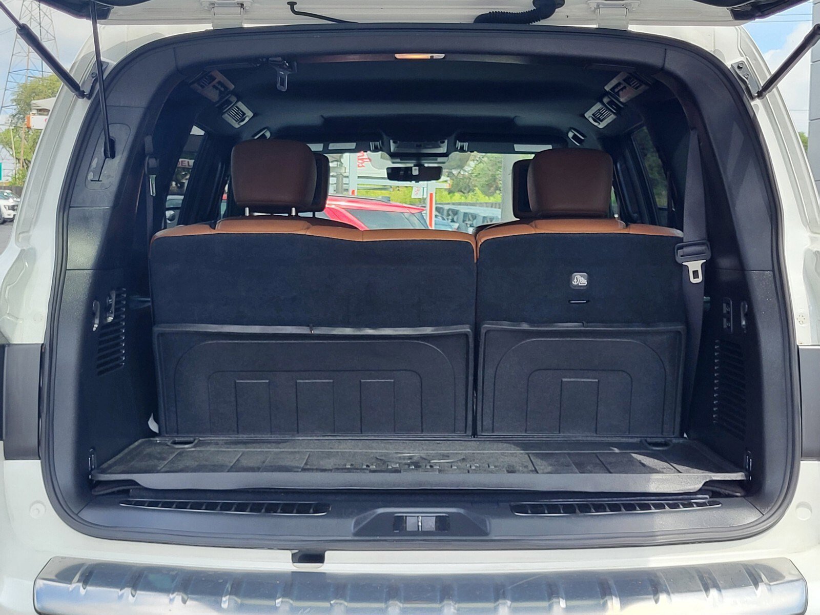 Used 2021 INFINITI QX80 Sensory w/ Cargo Package image 31