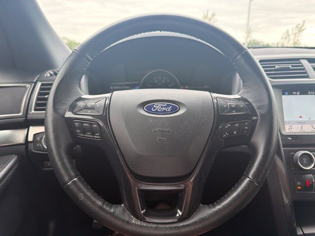 Certified 2018 Ford Explorer XLT w/ Equipment Group 202A FWD image 45