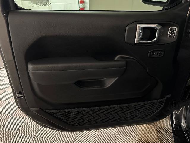 Used 2025 Jeep Wrangler Unlimited Sport AWD/4WD image 15