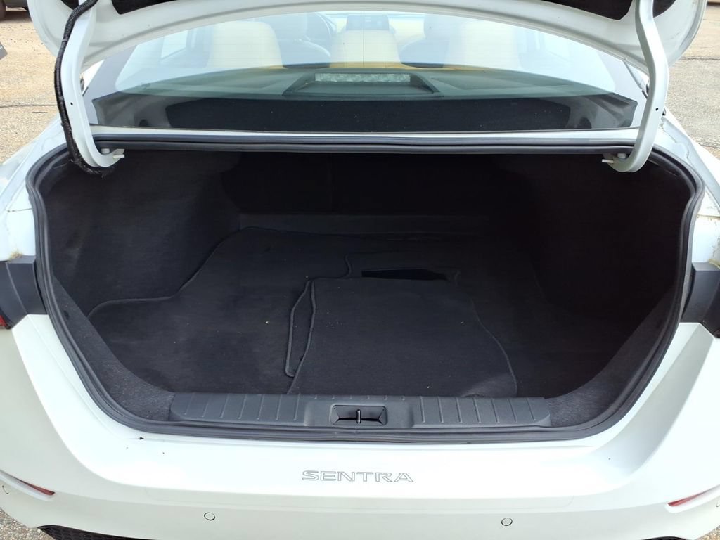 Used 2023 Nissan Sentra SV w/ SV Premium Package FWD image 13