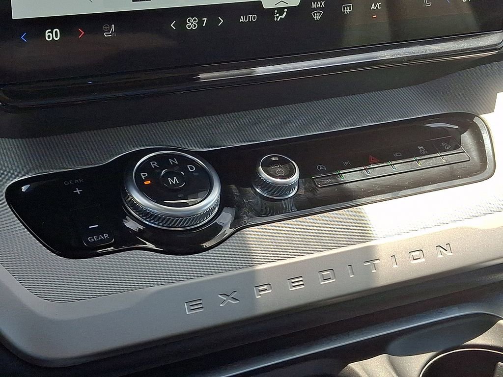 Certified 2025 Ford Expedition Active AWD/4WD image 17