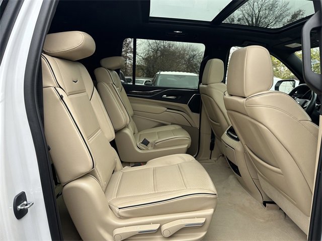 Used 2023 Cadillac Escalade ESV Premium Luxury w/ Performance Package image 40