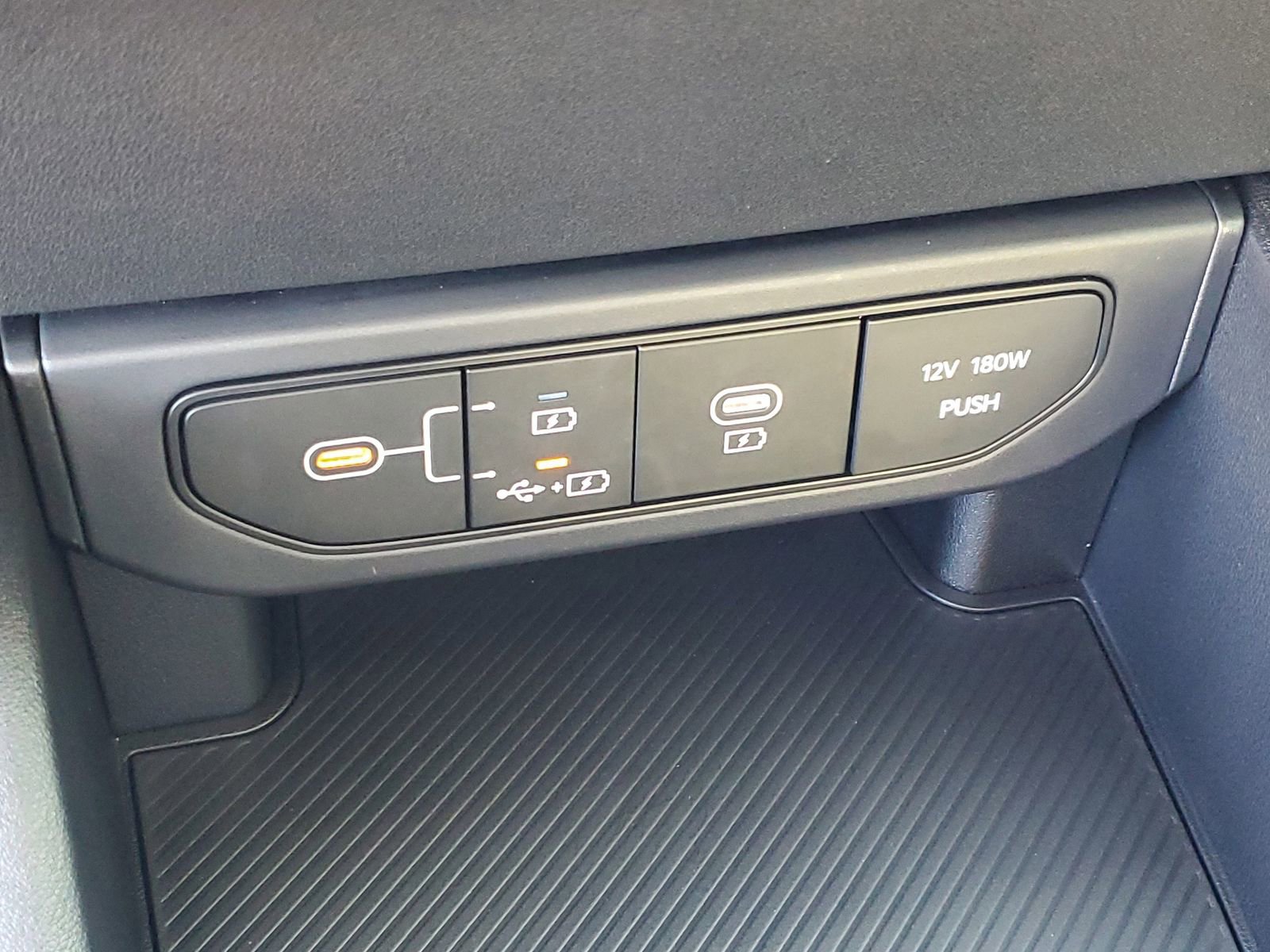 Used 2025 Kia K4 LXS image 24