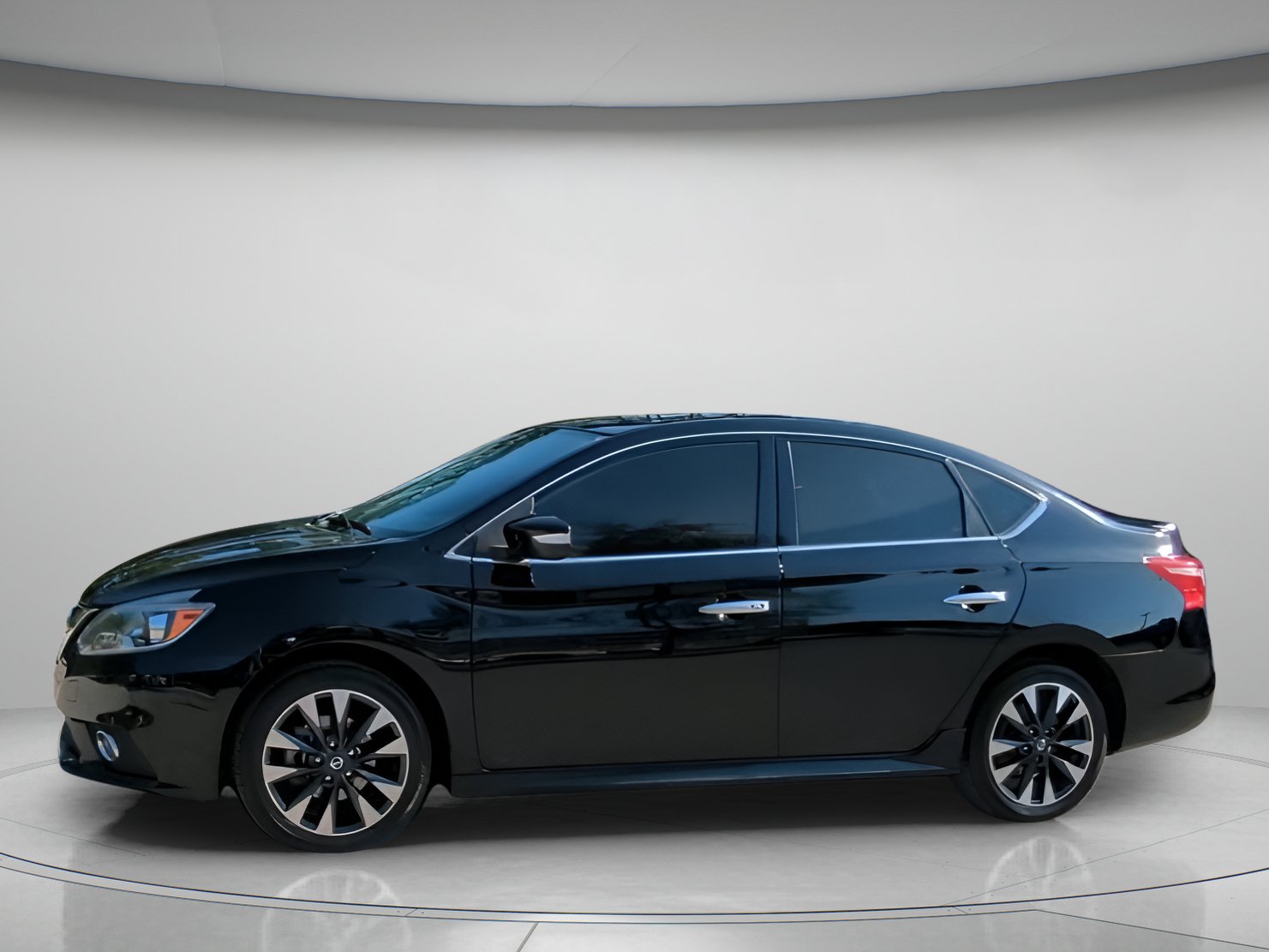 Used 2019 Nissan Sentra SR FWD image 15