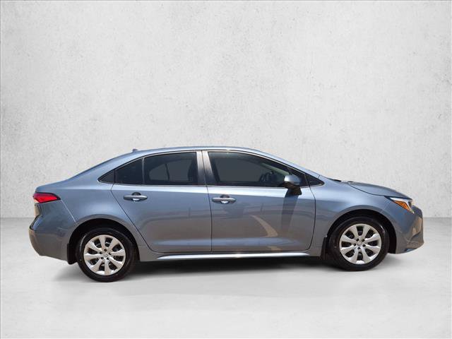Used 2025 Toyota Corolla LE FWD image 4