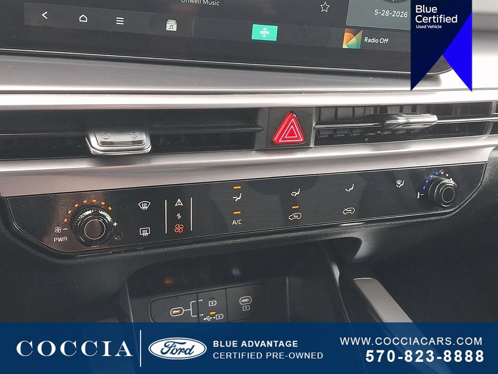 Used 2025 Kia Sorento LX FWD image 17