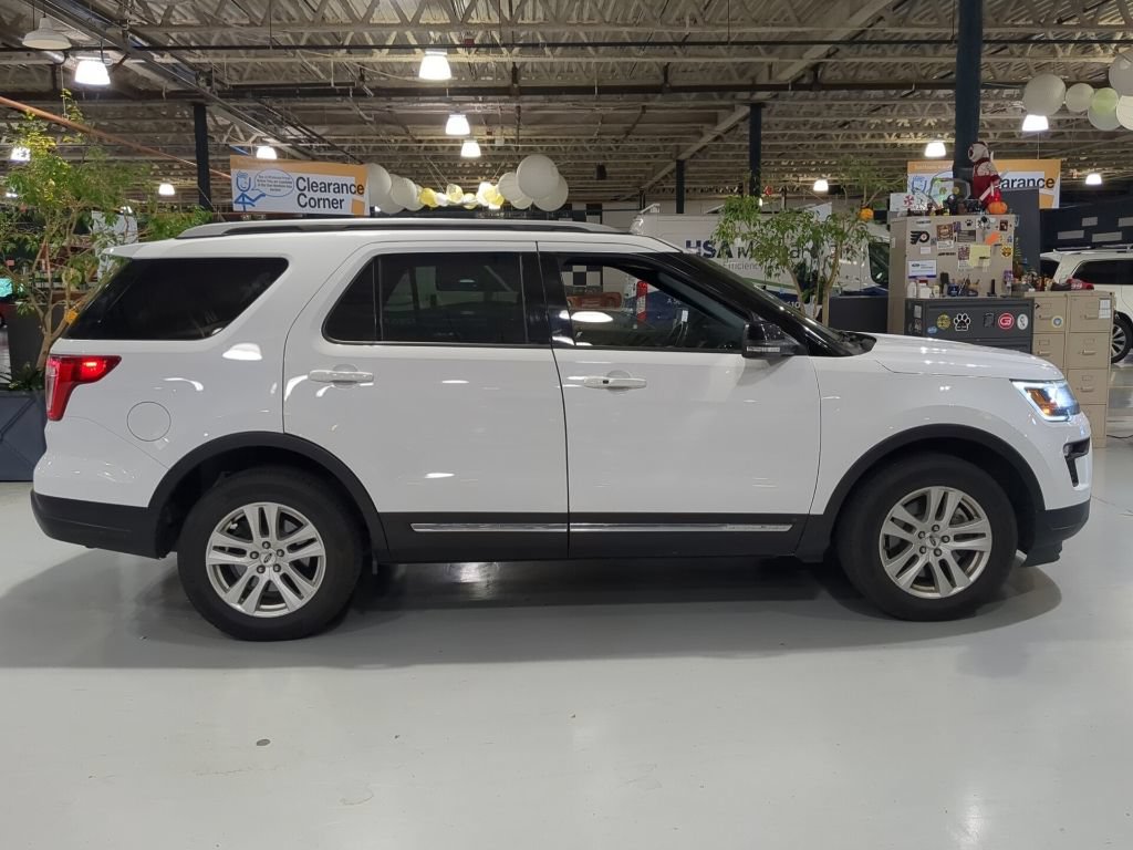 Certified 2018 Ford Explorer XLT w/ Equipment Group 201A AWD/4WD image 7