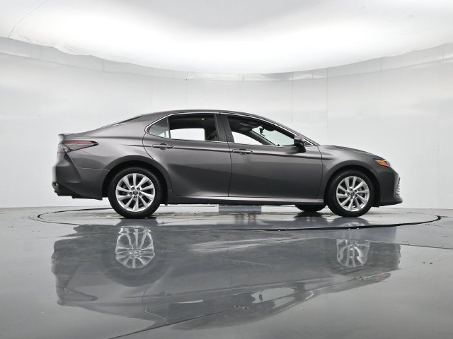 Used 2024 Toyota Camry LE FWD image 32