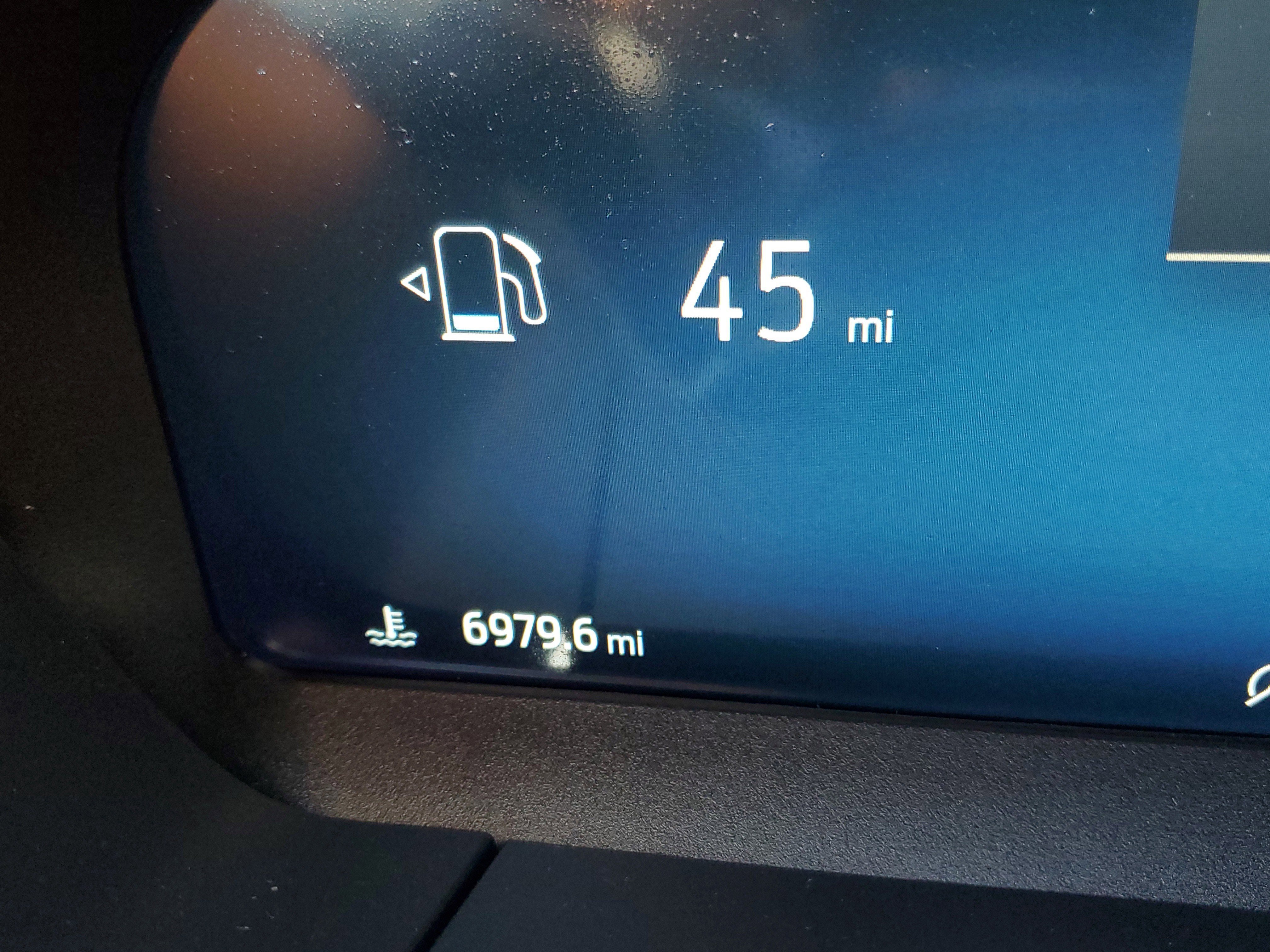 Certified 2025 Ford Escape Platinum w/ Premium Technology Package image 24