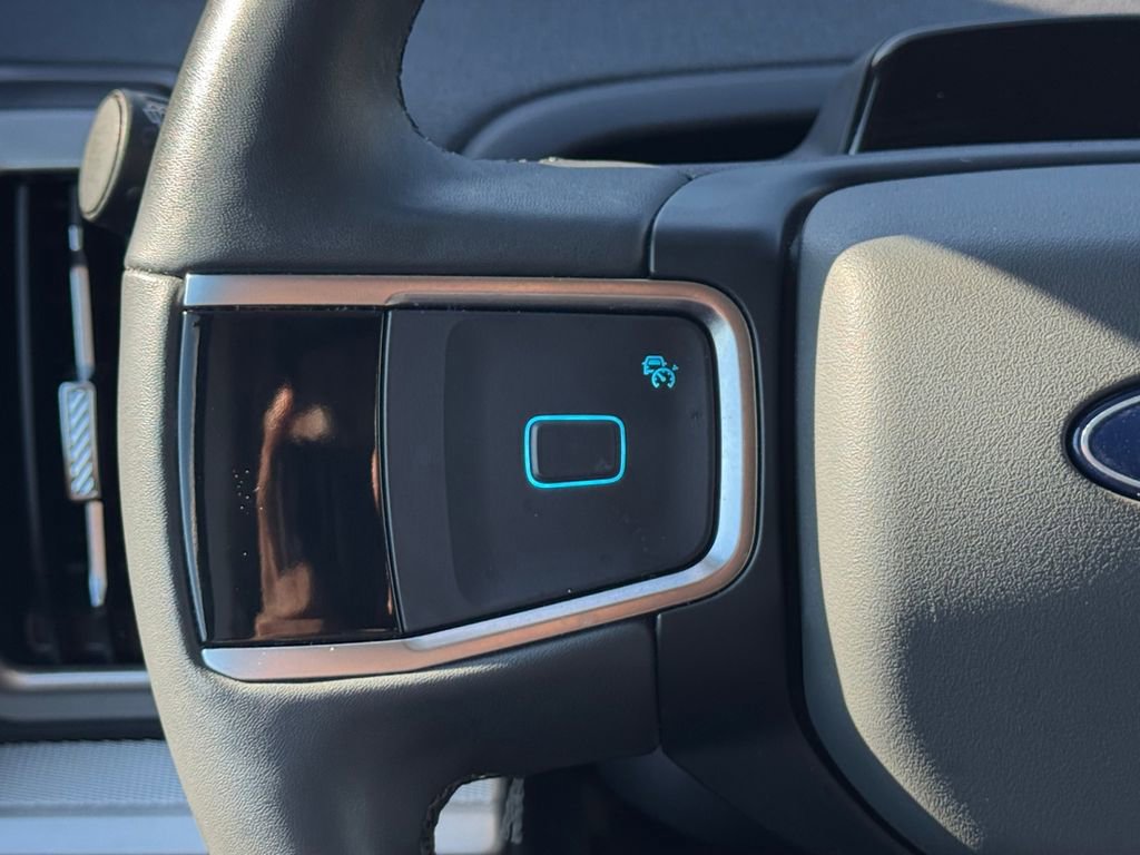 Certified 2025 Ford Expedition Active image 21