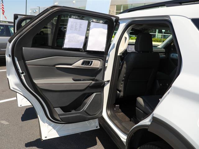 Certified 2025 Ford Explorer Active w/ Active Comfort Package AWD/4WD image 28