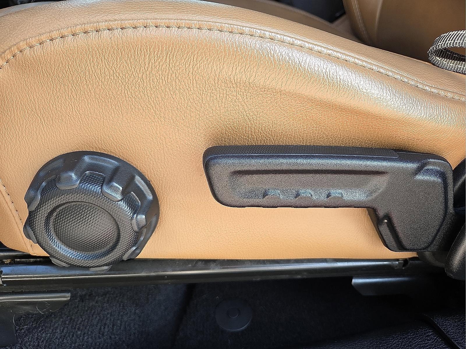 Used 2021 Jeep Wrangler Unlimited Rubicon 4xe w/ Steel Bumper Group image 15