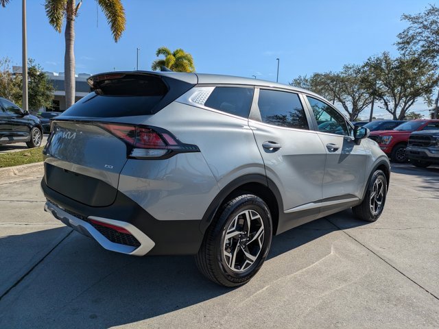 Used 2024 Kia Sportage LX image 4