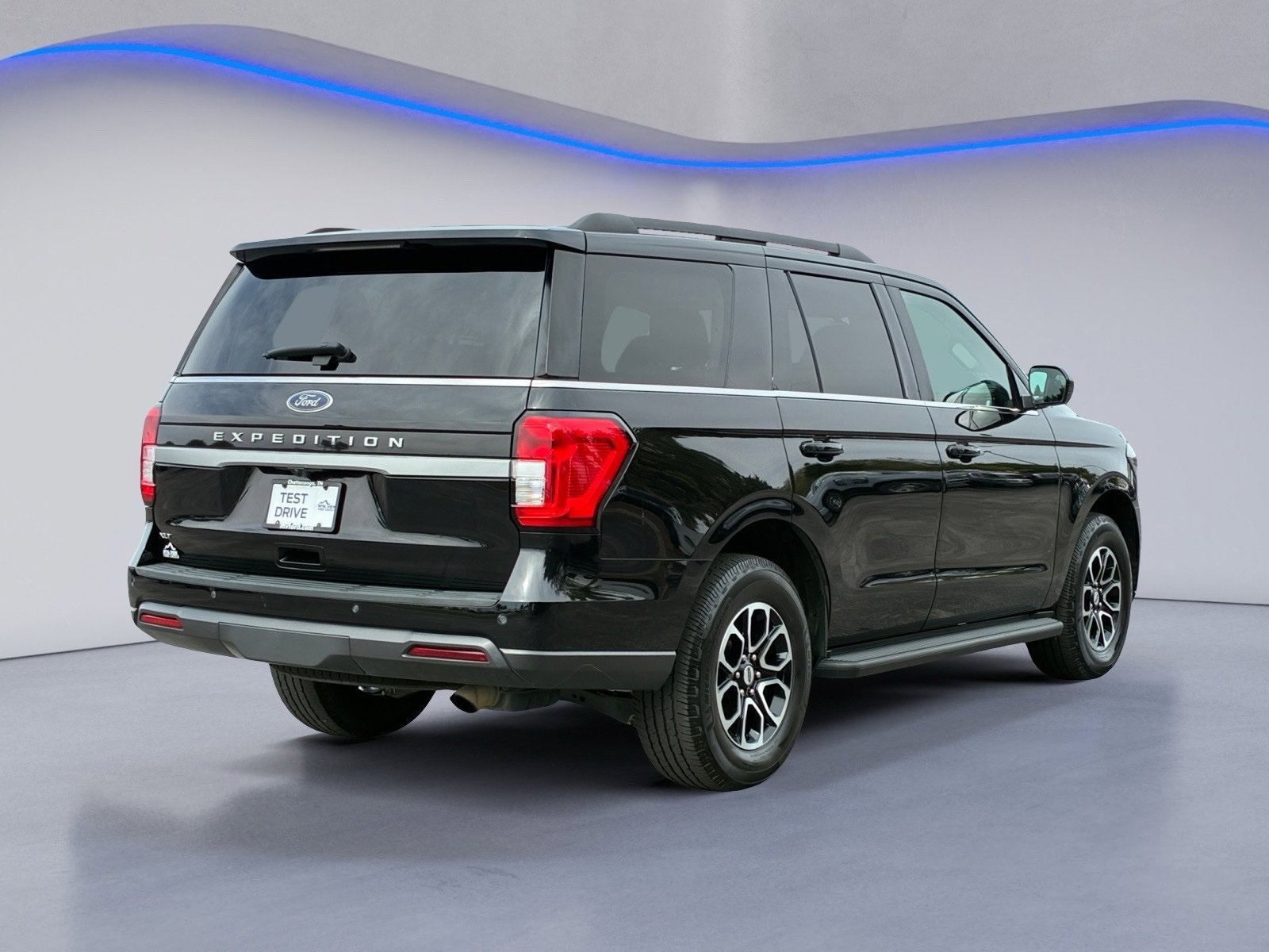 Certified 2024 Ford Expedition XLT RWD image 6