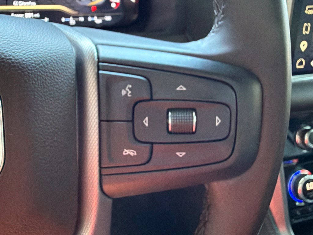 Used 2023 GMC Yukon XL Denali AWD/4WD image 30