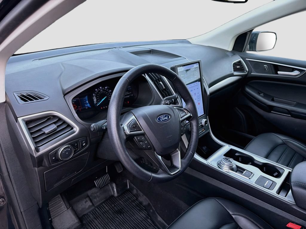 Certified 2024 Ford Edge SEL w/ Convenience Package AWD/4WD image 9