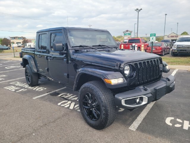Used 2023 Jeep Gladiator Sport AWD/4WD image 3