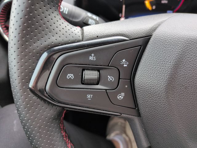 Used 2025 Chevrolet Trax RS w/ Driver Confidence Package FWD image 31