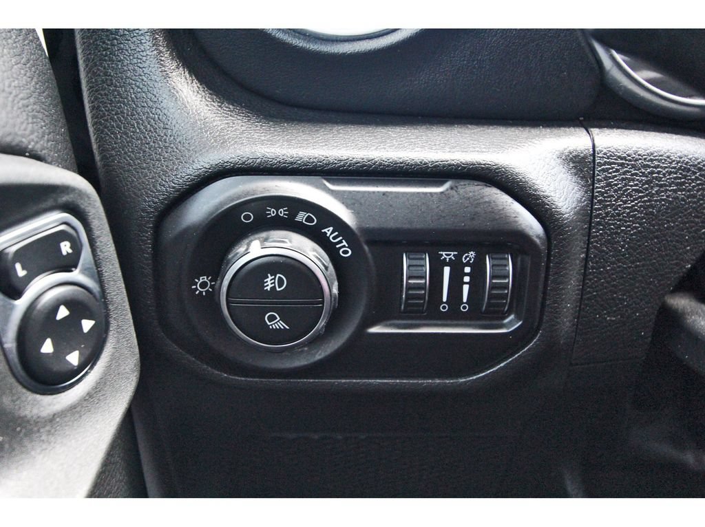 Used 2022 Jeep Gladiator Overland w/ Popular Equipment Package AWD/4WD image 20