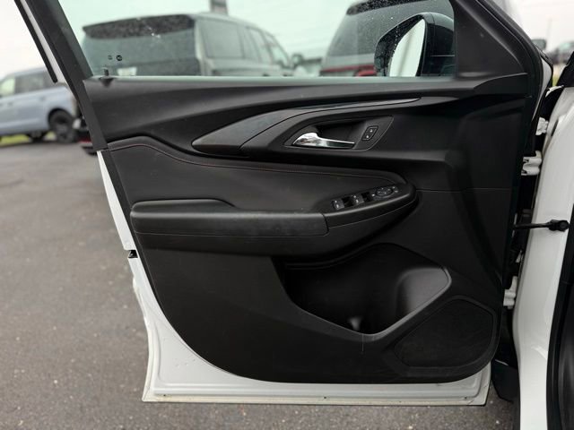 Used 2023 Chevrolet TrailBlazer RS w/ Convenience Package image 22