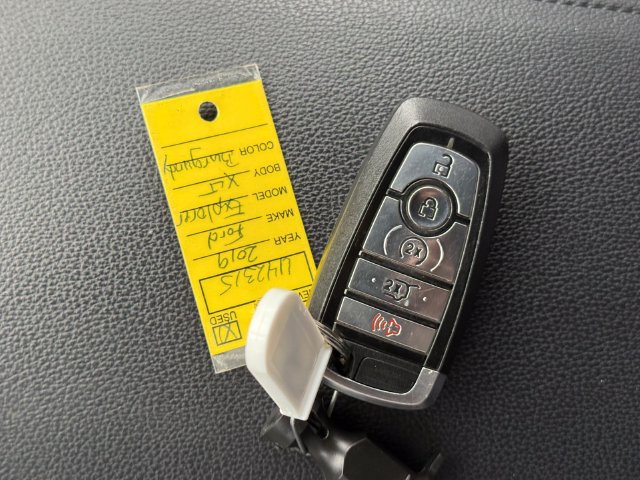 Certified 2019 Ford Explorer XLT w/ Equipment Group 202A FWD image 16