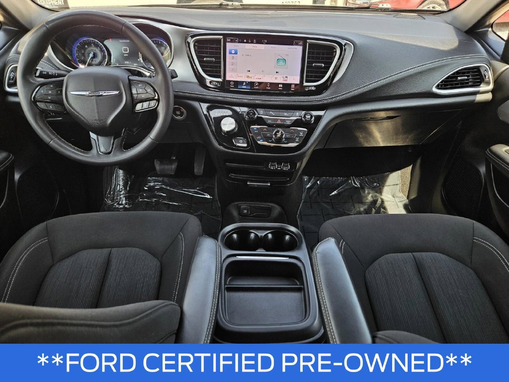 Used 2023 Chrysler Pacifica Touring FWD image 25