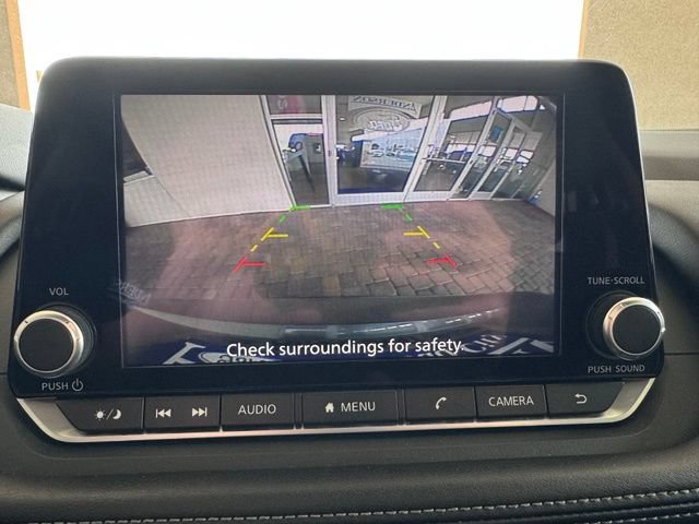 Used 2024 Nissan Rogue S AWD/4WD image 19