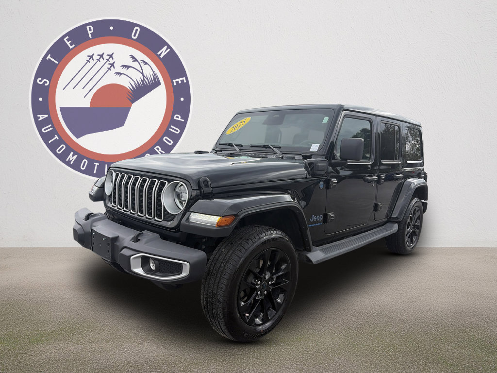 Used 2025 Jeep Wrangler Unlimited Sahara w/ Safety Group AWD/4WD image 2