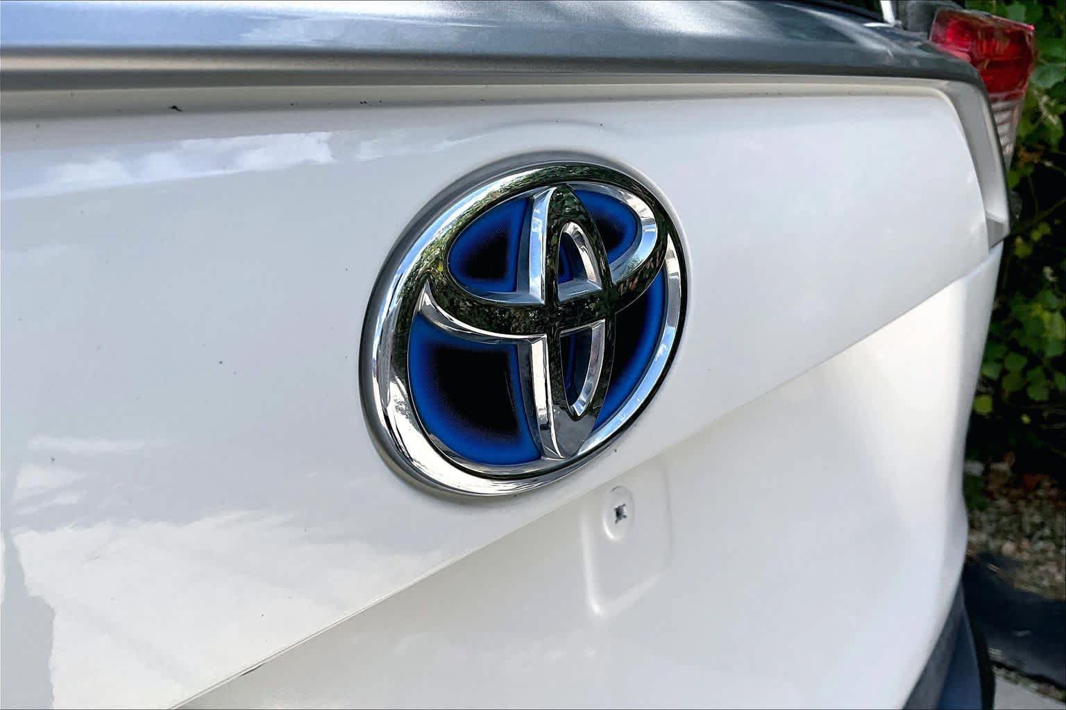Used 2020 Toyota RAV4 Limited w/ Limited Grade Weather Package AWD/4WD image 31