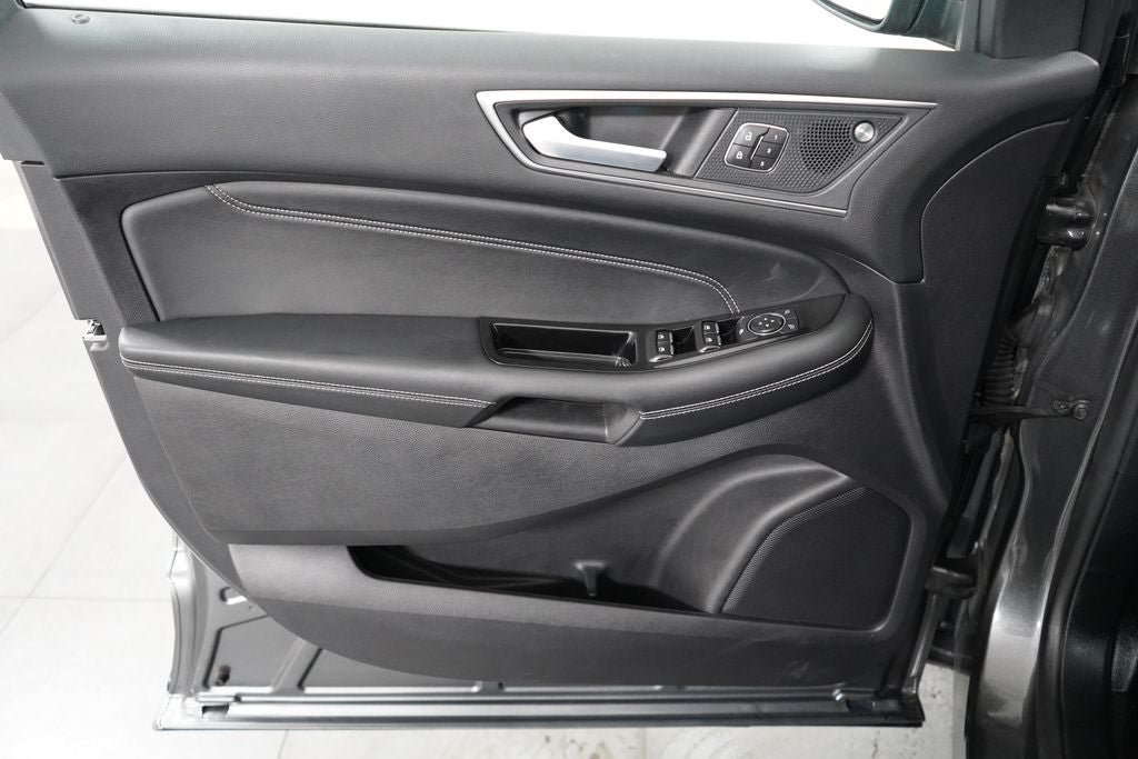 Certified 2020 Ford Edge Titanium FWD image 20
