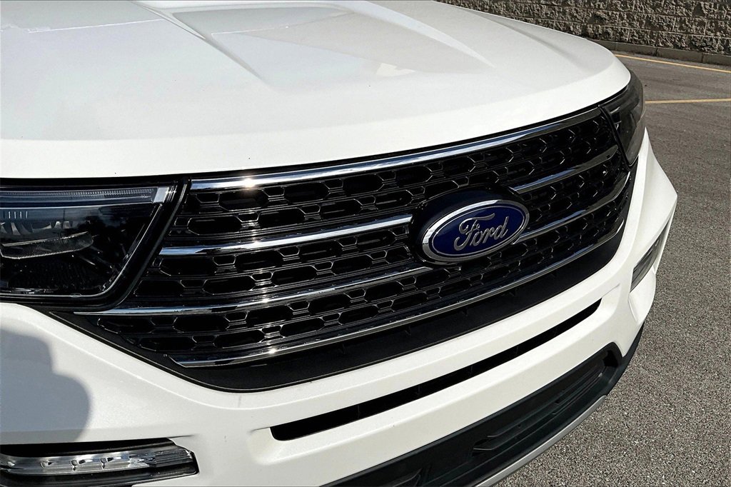 Certified 2022 Ford Explorer XLT w/ Equipment Group 202A image 31