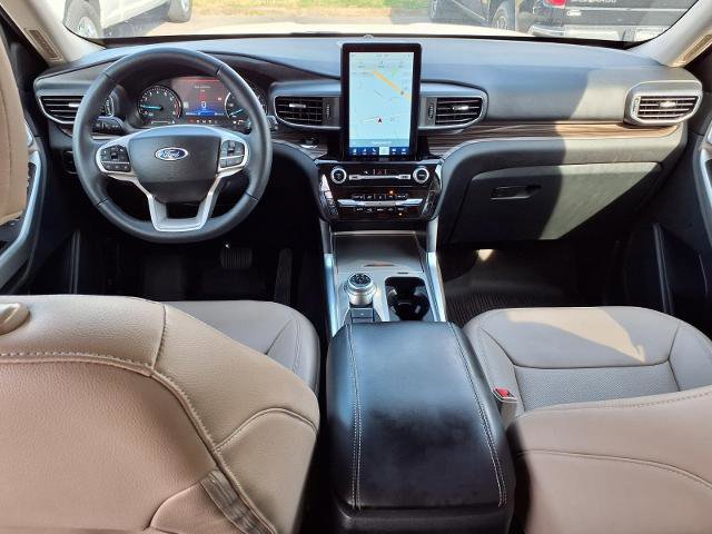 Certified 2023 Ford Explorer Limited w/ Limited Technology Package image 21