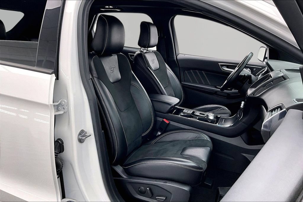 Certified 2020 Ford Edge ST w/ Equipment Group 401A AWD/4WD image 7
