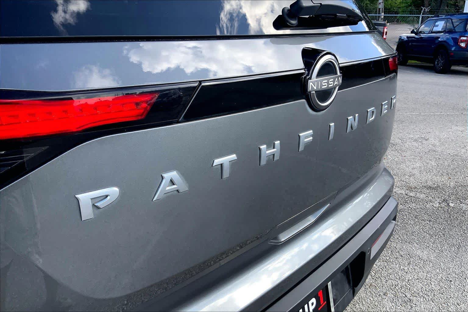 Used 2022 Nissan Pathfinder S FWD image 31